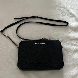 Michael Kors jet set Crossbody